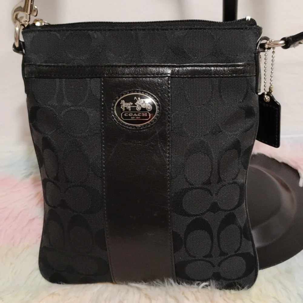 SALE! Coach Signature Print Vintage Crossbody Bag & Matching Mini Wristlet - Picture 3 of 16